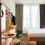 Moxy Hotel 3*