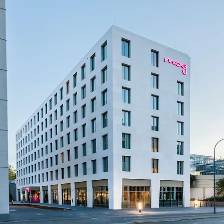 Hotel Moxy 3*