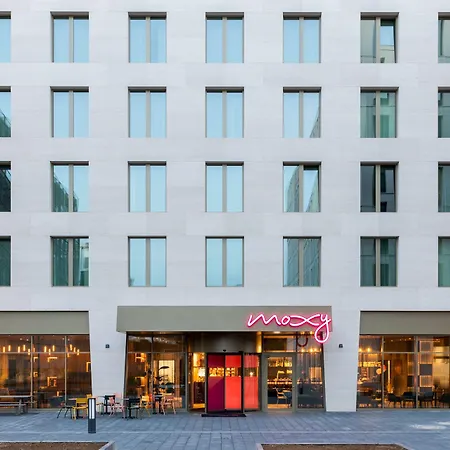 Hotel Moxy 3*