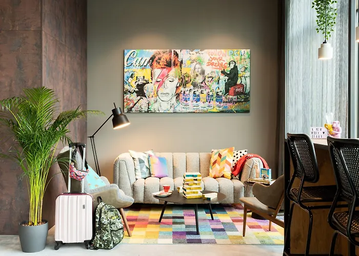 Hotel Moxy 3*