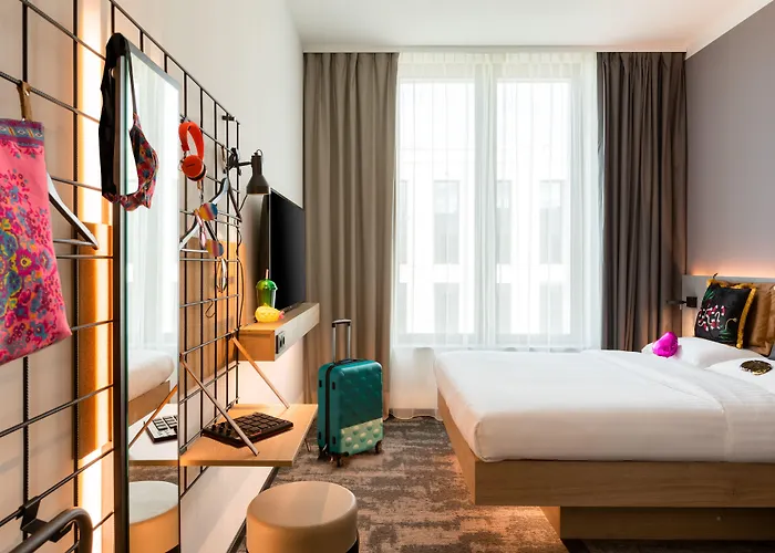 Moxy Hotel 3*