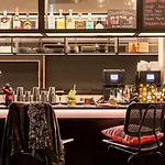 Hotel Moxy 3*