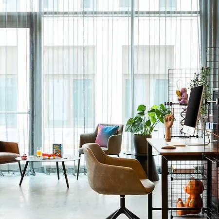 Hotel Moxy 3*