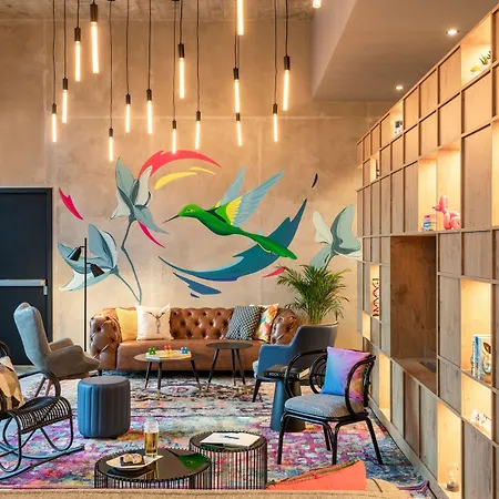 فندق Moxy