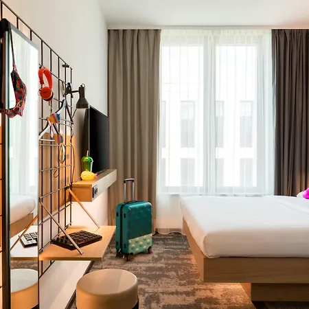 Moxy Hotel 3*
