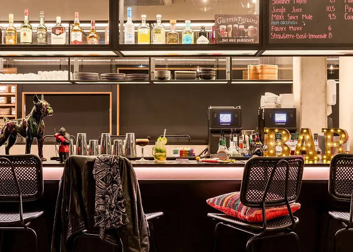 Hotel Moxy 3*